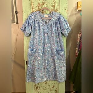 Casual Corner Blue Floral snap down Robe